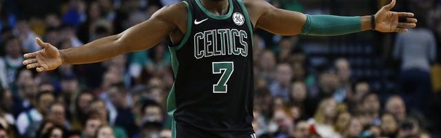  杰伦布朗砍下三十分凯尔特人轻取猛龙扩大领先优势  